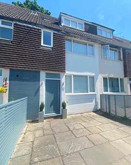 3 Bedroom Terraced House To Rent In Upton Close, Henley-On-Thames, RG9