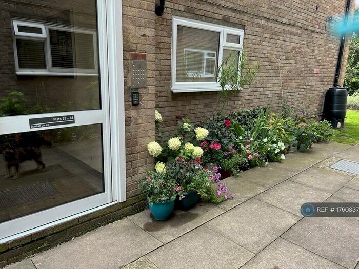 1 Bedroom Flat To Rent In Dunbar Court, Sutton, SM1