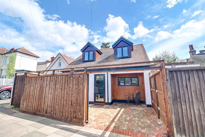 2 Bedroom Detached House For Sale In Detached Coach House, Westcliff-on-Sea, SS0