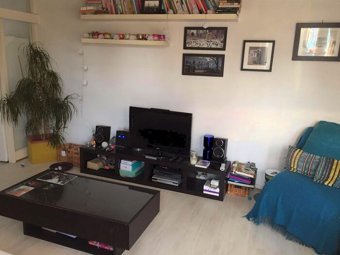 1 Bedroom Flat To Rent In Coburg Crescent, London, SW2