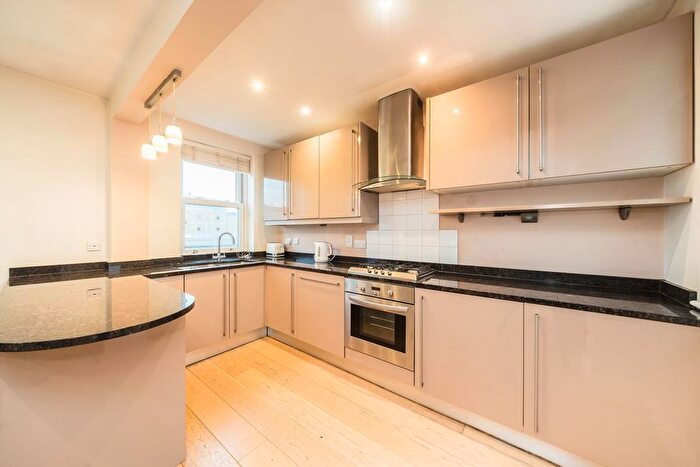 3 Bedroom Flat To Rent In Alexandra Road, Wimbledon, SW19
