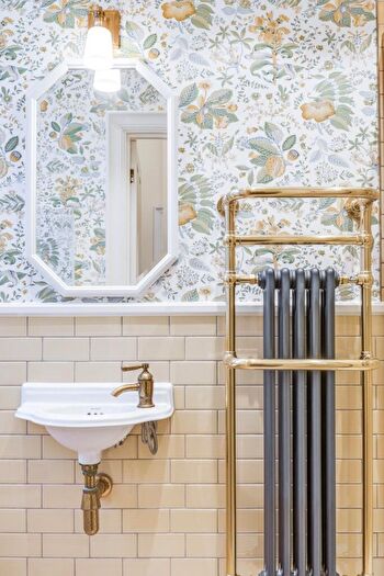 2 Bedroom Apartment For Sale In Upper Hampstead Walk, London, NW3