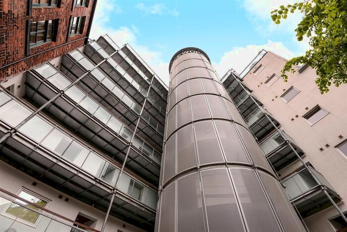 2 Bedroom Flat To Rent In New York Street, Leeds, LS2