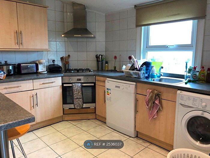 4 Bedroom Flat To Rent In Sunningfields Road, London, NW4