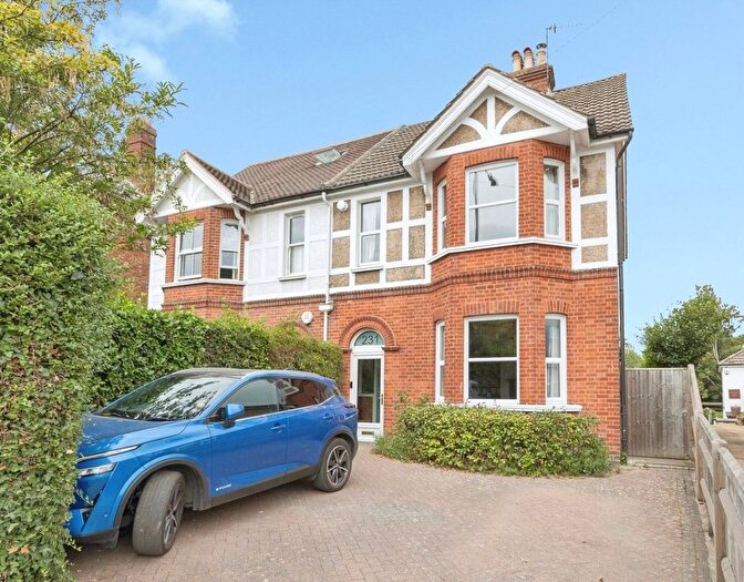 5 Bedroom Semi-Detached House For Sale In Upper Grosvenor Road, Tunbridge Wells, Kent, TN1