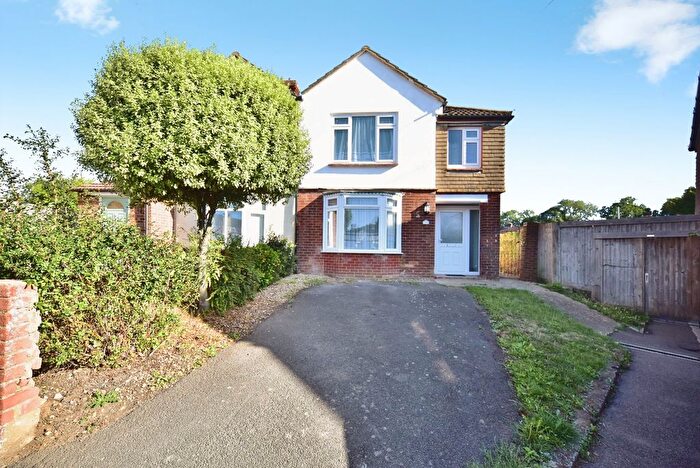 3 Bedroom Semi Detached House For Sale In Woodside Road, Maidstone, Kent, ME15