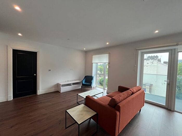 1 Bedroom Flat To Rent In Chapman House, Filmworks Walk, Ealing, W5