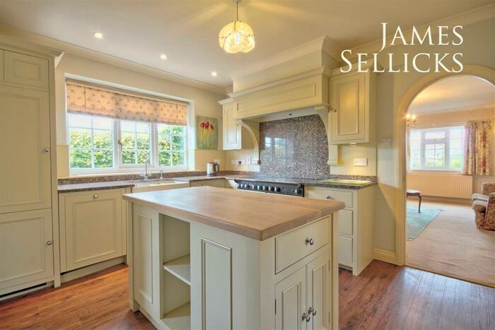 4 Bedroom Detached Bungalow For Sale In Green Pastures, Arthingworth, Market Harborough, LE16