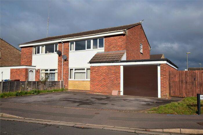 4 Bedroom Semi-Detached House To Rent In Halifax Road, Bicester, Oxfordshire OX26