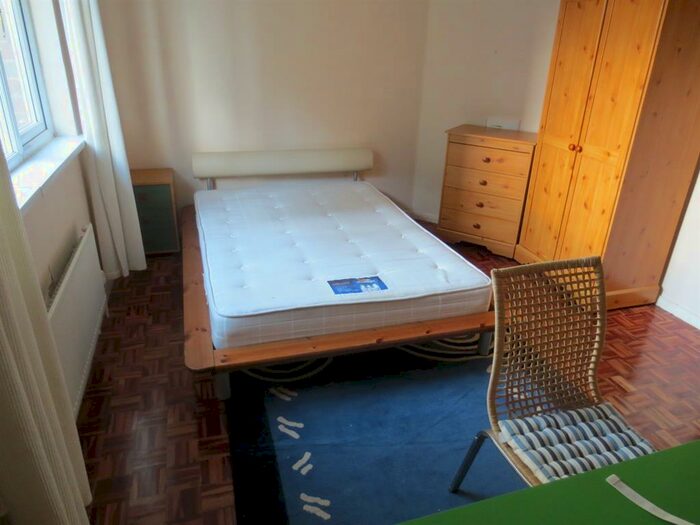 4 Bedroom Flat To Rent In Shield Street, Shieldfield, Newcastle Upon Tyne, NE2