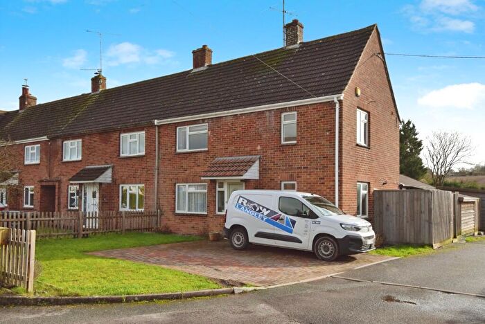 3 Bedroom End Of Terrace House For Sale In Meadow View, Haxton, SP4