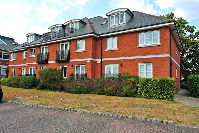 2 Bedroom Apartment To Rent In Abbey Road, Chertsey, KT16