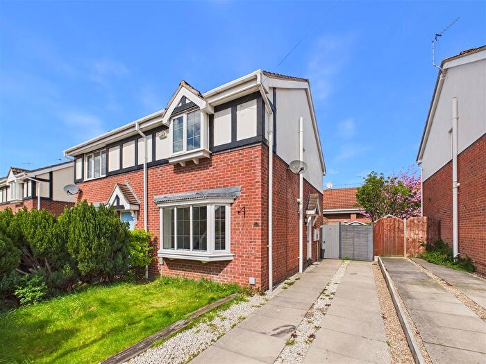 3 Bedroom Semi-Detached House For Sale In Centurion Way, Brough, HU15