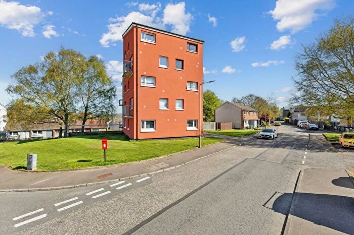 2 Bedroom Flat For Sale In Nimmo Place, Perth, PH1