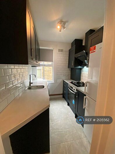 2 Bedroom Flat To Rent In Woodland Road, London, E4
