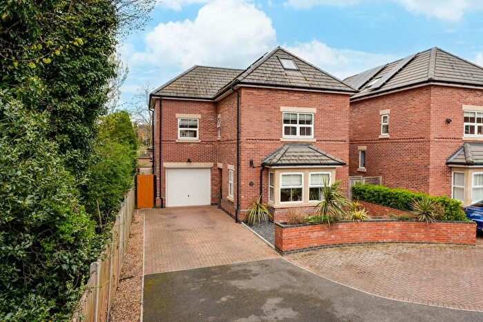 5 Bedroom Property For Sale In London Road, Kettering, NN15