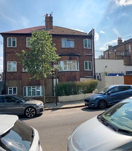 6 Bedroom Semi-Detached House To Rent In Bredgar Road, Islington, Archway, North London, N19