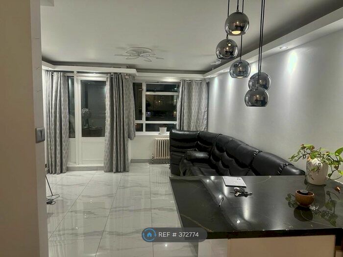 2 Bedroom Flat To Rent In Churchill Gardens, London, SW1V