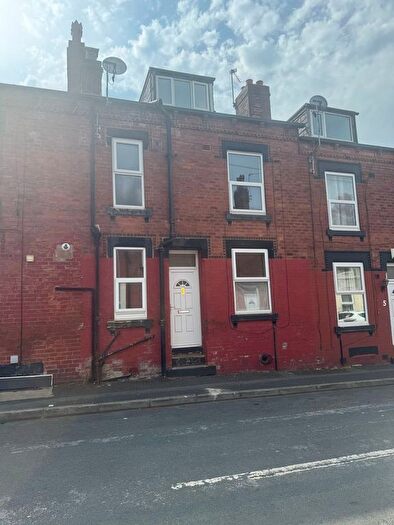 2 Bedroom Terraced House For Sale In Clark Mount, Leeds, LS9