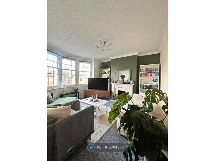 2 Bedroom Flat To Rent In Swaby Road, London, SW18