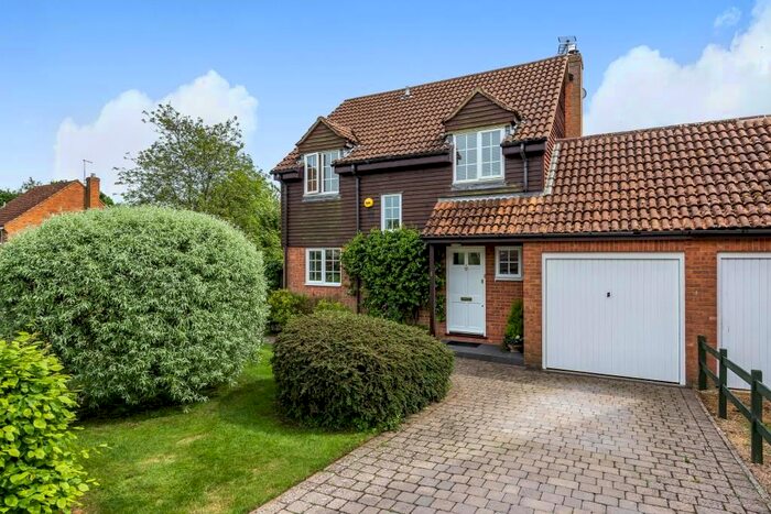 4 Bedroom Detached House For Sale In Great Shefford, Berkshire, RG17