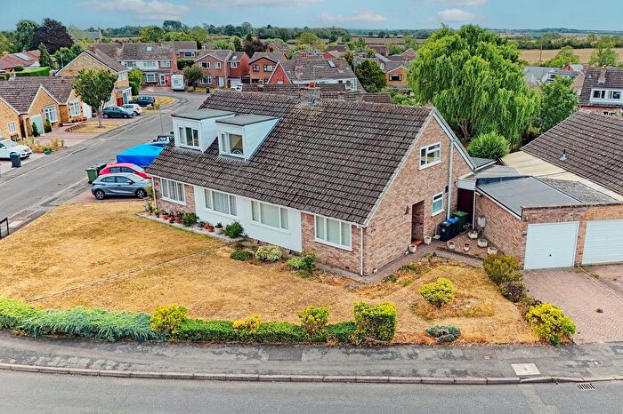 2 Bedroom Semi-Detached House For Sale In Sutcliffe Drive, Harbury, CV33
