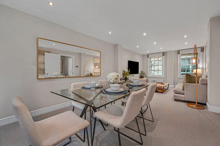 2 Bedroom Mews For Sale In Cornwall Terrace Mews, Regent's Park, NW1