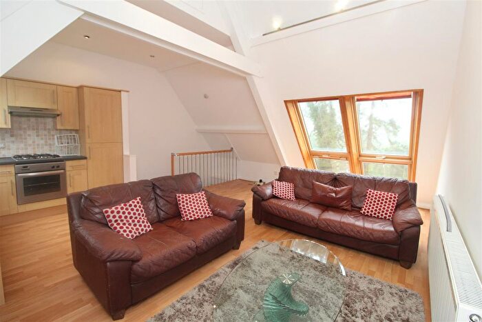 2 Bedroom Property To Rent In Gelli Terrace, Senghenydd, Caerphilly, CF83
