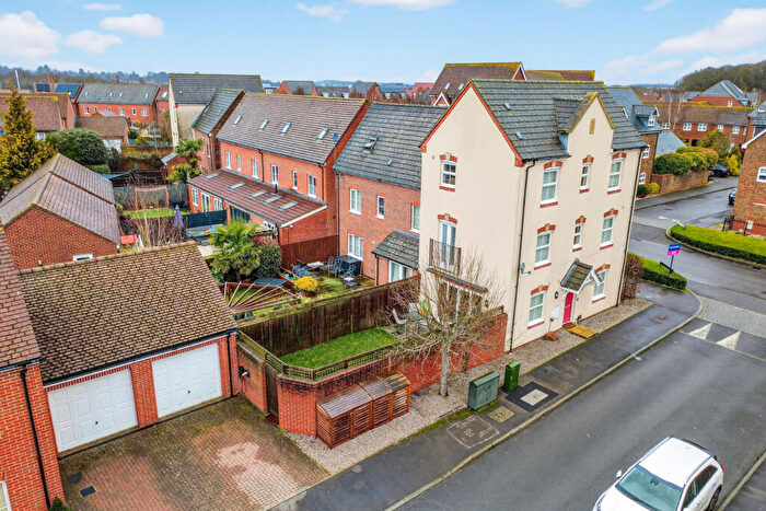 4 Bedroom Semi Detached House For Sale In Bullfinch Rise, Bracknell, RG12