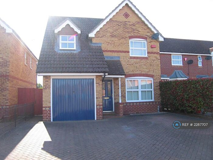 3 Bedroom Detached House To Rent In Lilley Way, Slough, SL1