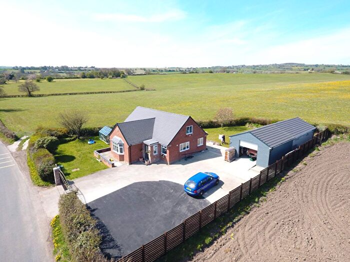 3 Bedroom Detached Bungalow For Sale In Handley Lane, Clay Cross, Chesterfield, S45