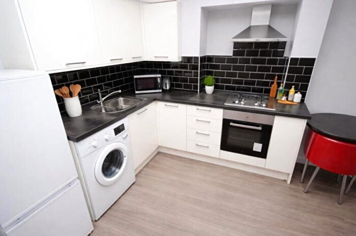 4 Bedroom Apartment To Rent In Killick Street, London, N1