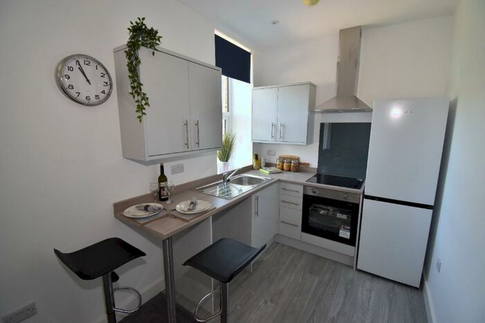 2 Bedroom Apartment To Rent In Manchester Road, Huddersfield, West Yorkshire, HD7