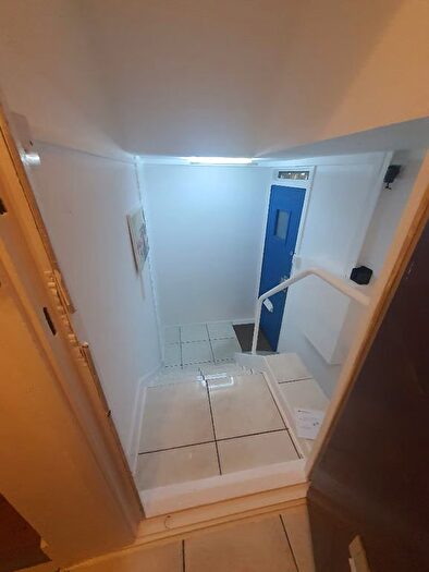 4 Bedroom Flat To Rent In Stockwell Park Road, London, SW9