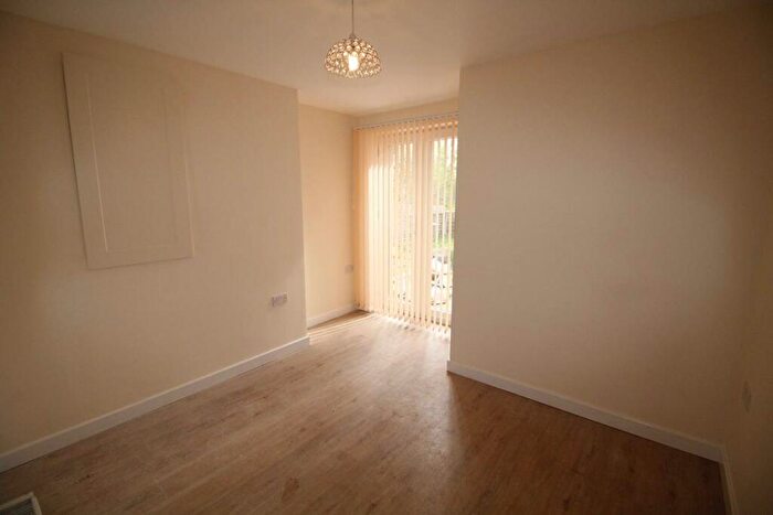 2 Bedroom Flat To Rent In Central Road, West Didsbury, M20