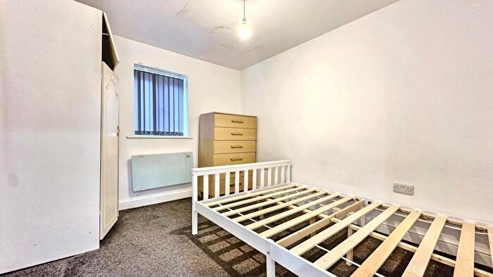 2 Bedroom Flat To Rent In Lodge Causeway, Bristol, BS16