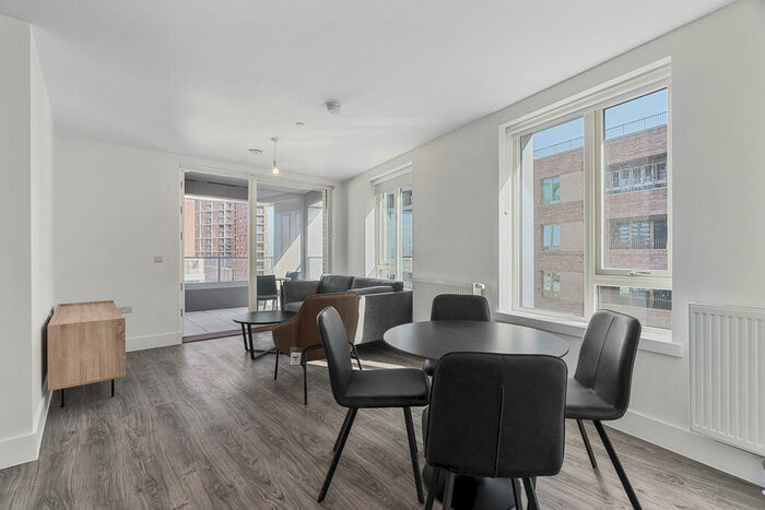 2 Bedroom Apartment To Rent In Fortunes Dock, Canning Town London, E16