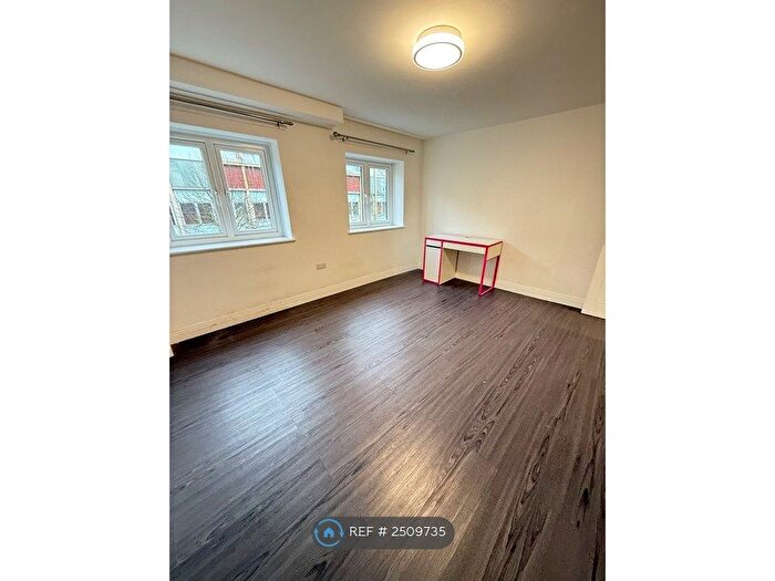 1 Bedroom Flat To Rent In Slough, Slough, SL1