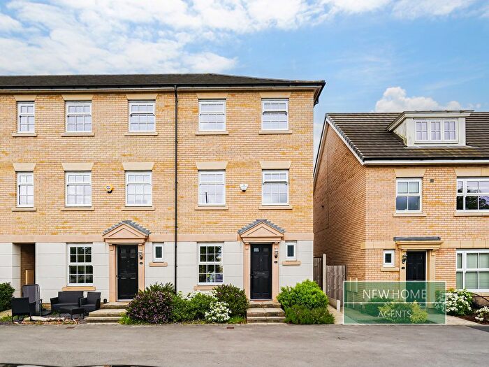 3 Bedroom End Of Terrace House For Sale In Middleham Drive, Garforth, Leeds, LS25