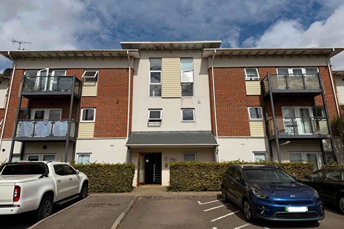 2 Bedroom Flat To Rent In Birch Court, Park View Road, Leatherhead, Surrey, KT22