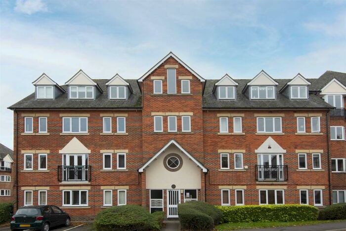 2 Bedroom Apartment To Rent In Victory Road, Wanstead, E11