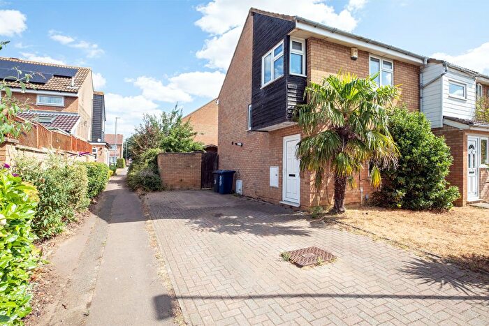 3 Bedroom Semi Detached House For Sale In Otter Way, Eaton Socon, St Neots, PE19