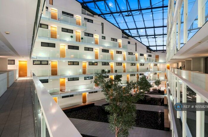 1 Bedroom Flat To Rent In Mann Island, Liverpool, L3