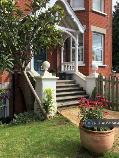 2 Bedroom Maisonette To Rent In Brooks Court Salisbury, Salisbury, SP1