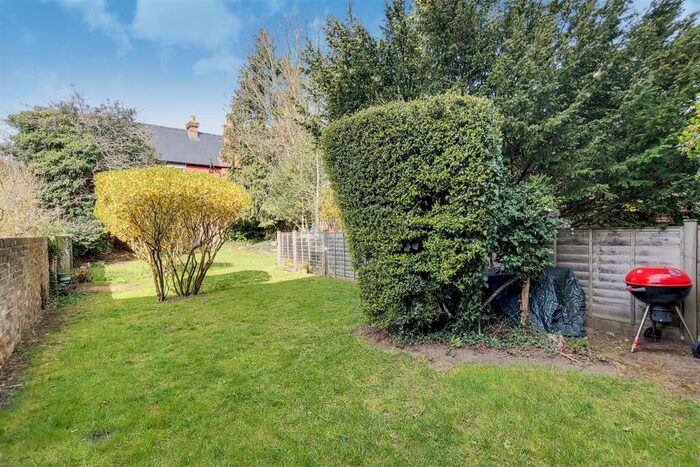 1 Bedroom Flat To Rent In Lower Teddington Road, Kingston Upon Thames, KT1