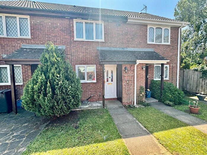 2 Bedroom Terraced House For Sale In Bowbrookvale, Luton, LU2