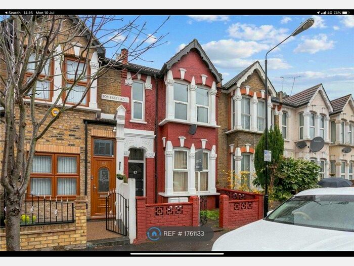 2 Bedroom Flat To Rent In Walthamstow, London, E17