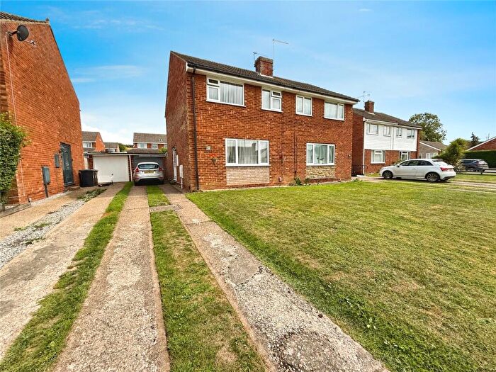 3 Bedroom Semi-Detached House For Sale In Broughton Gardens, Lincoln, Lincolnshire, LN5