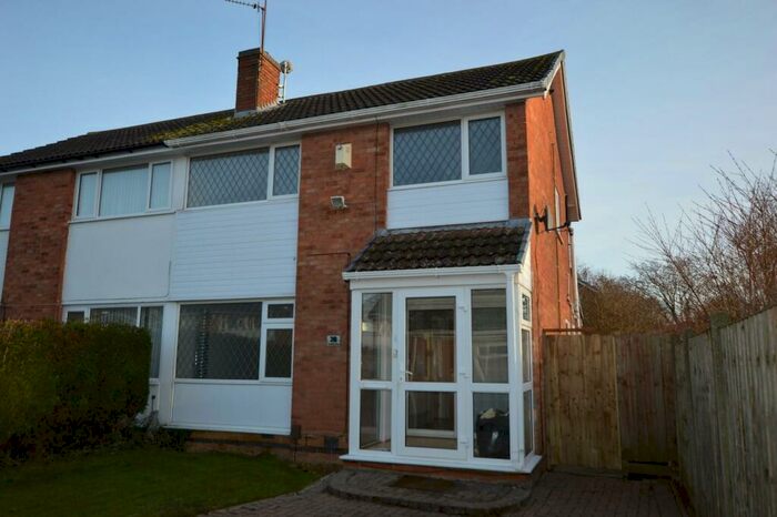3 Bedroom Semi-Detached House To Rent In Tyringham Road, Wigston, LE18