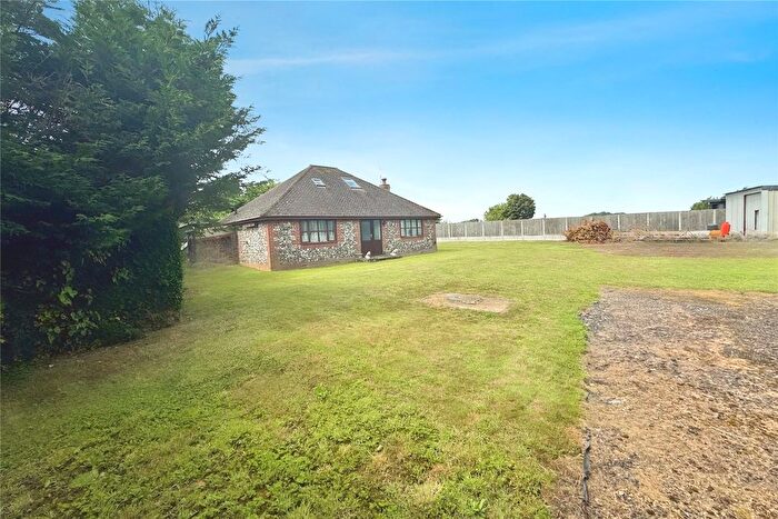 4 Bedroom Bungalow For Sale In Throwley Forstal, Faversham, Kent, ME13